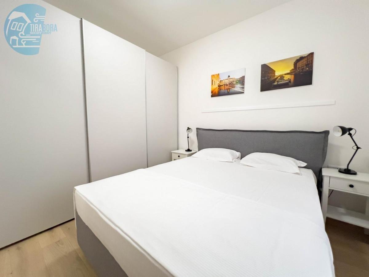 Ferienwohnung Piazza Della Borsa 3C Tirabora Short Rent Triest Exterior foto
