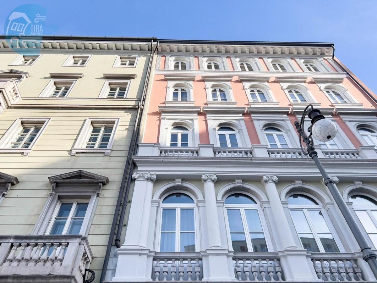Ferienwohnung Piazza Della Borsa 3C Tirabora Short Rent Triest Exterior foto
